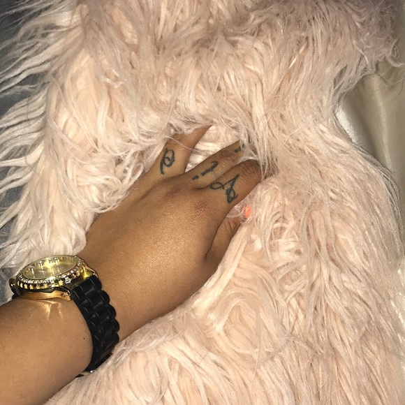 Light pink & white fur vest. - Picture 2 of 5